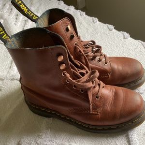 Doc Marten 8-eye Boots